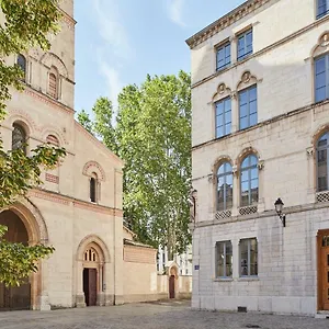 hotel-de-labbaye-lyon.hotels-rhonealpes.com/